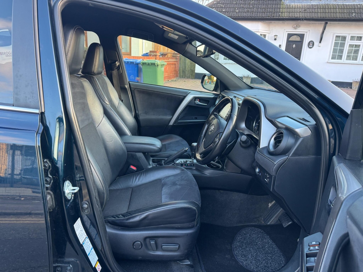 Used Toyota RAV4 2016 for sale - 77203329: Photo 16