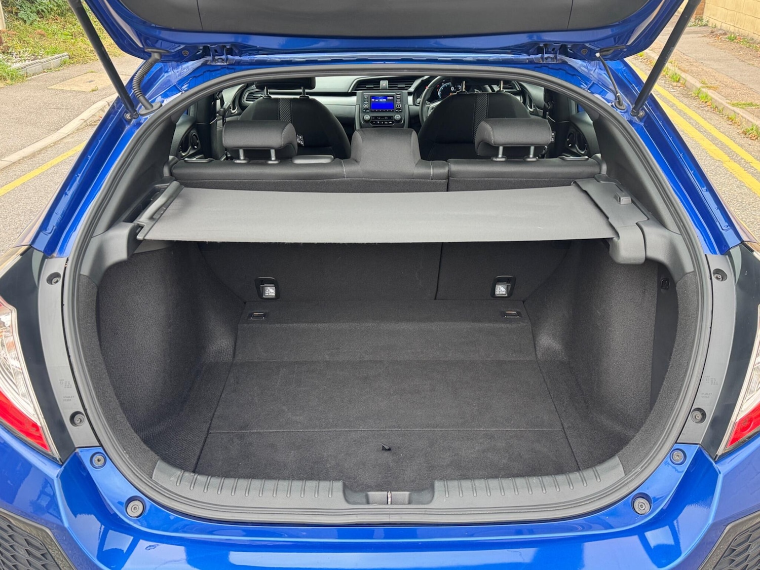 Used Honda Civic 2019 for sale - 76989336: Photo 43