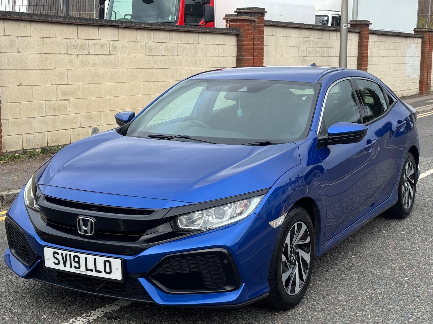 Used Honda Civic 2019 for sale - 76989336: Photo 5