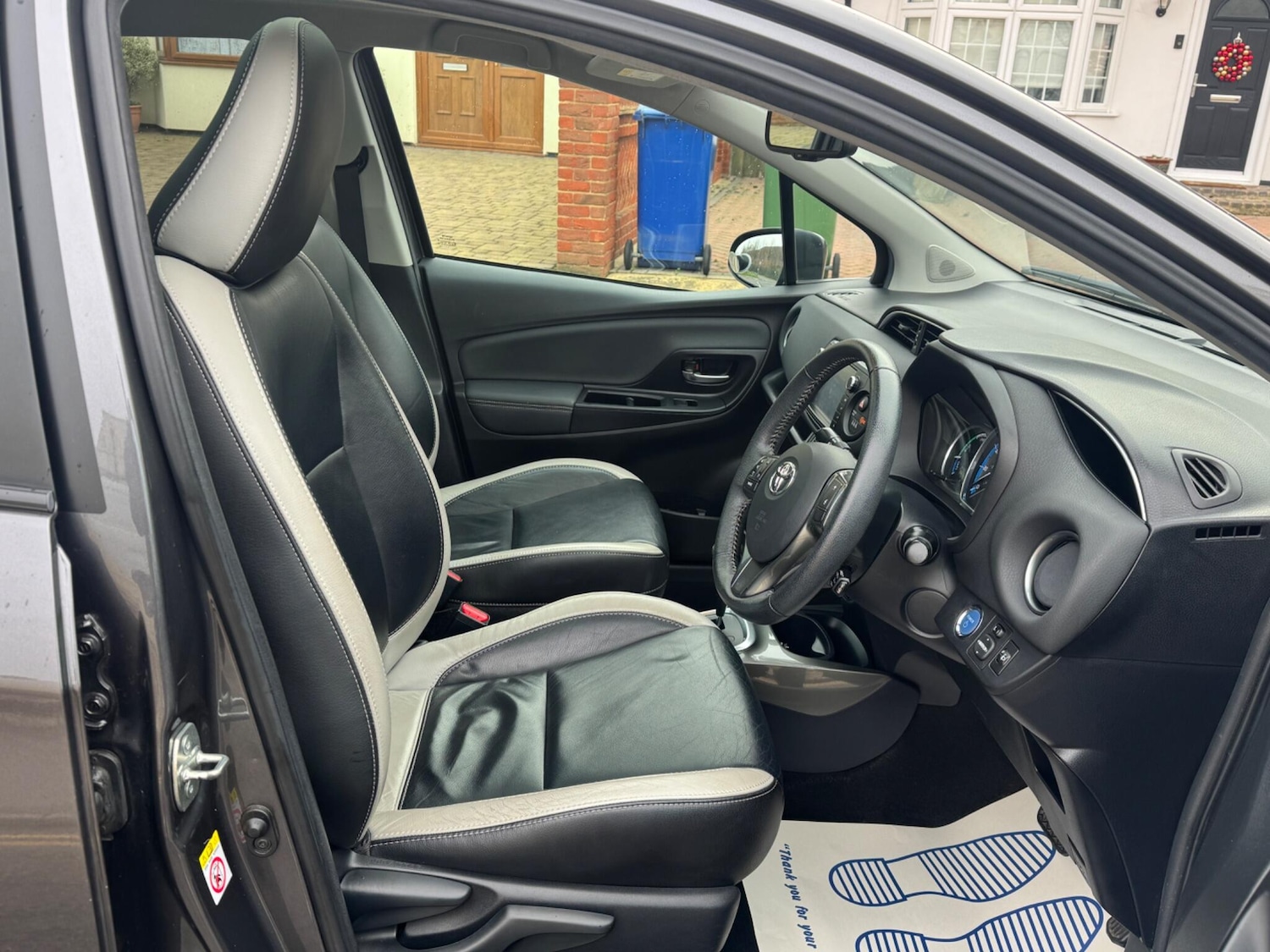 Used Toyota Yaris 2015 for sale - 76965080: Photo 12