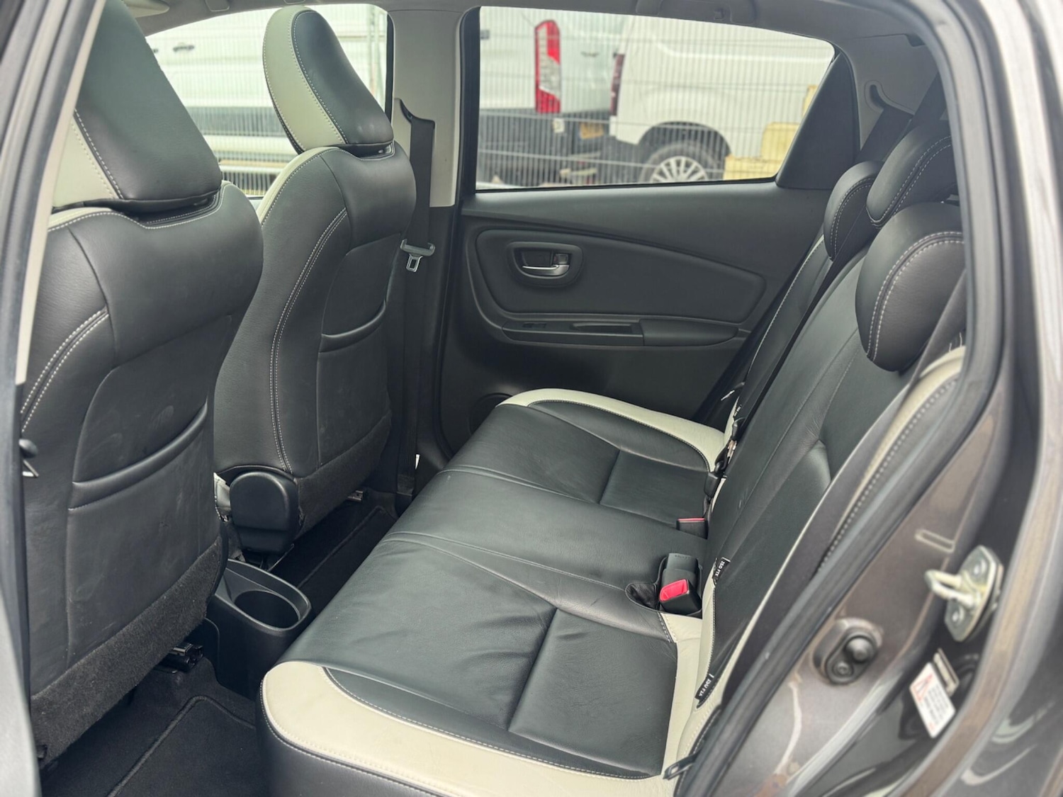 Used Toyota Yaris 2015 for sale - 76965080: Photo 22