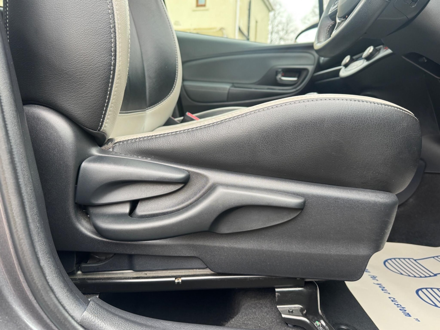 Used Toyota Yaris 2015 for sale - 76965080: Photo 34