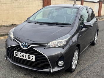 Used Toyota Yaris 2015 for sale - 76965080: Photo
