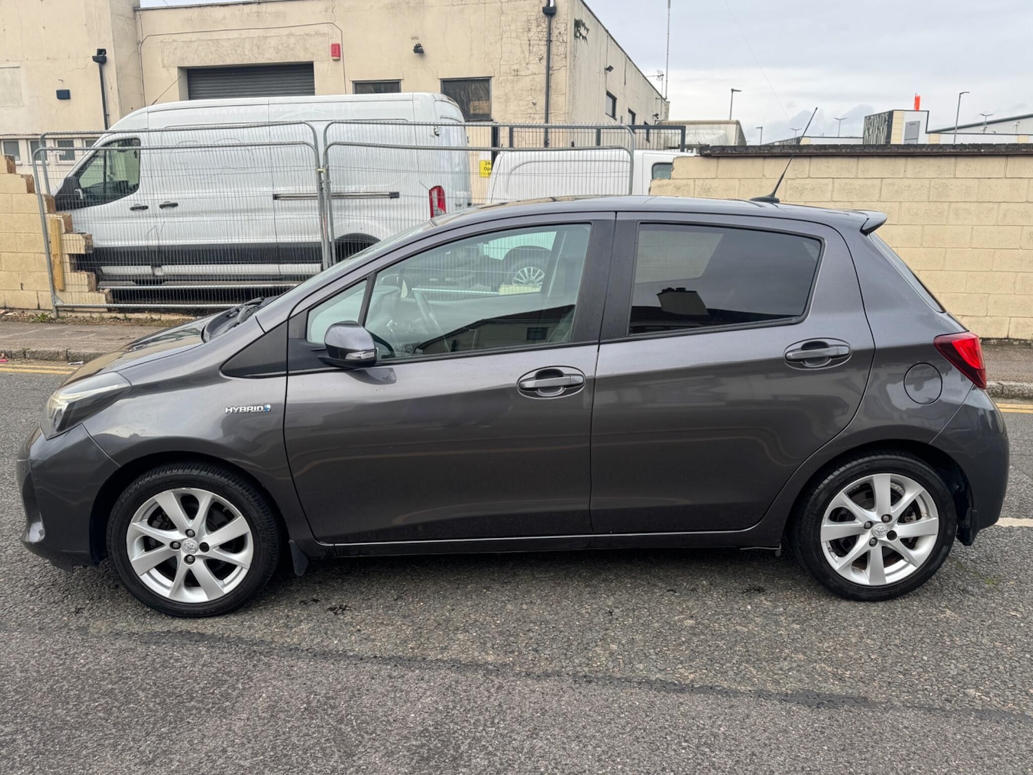 Used Toyota Yaris 2015 for sale - 76965080: Photo 5