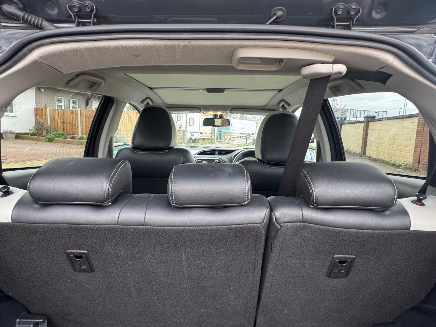 Used Toyota Yaris 2015 for sale - 76965080: Photo 51