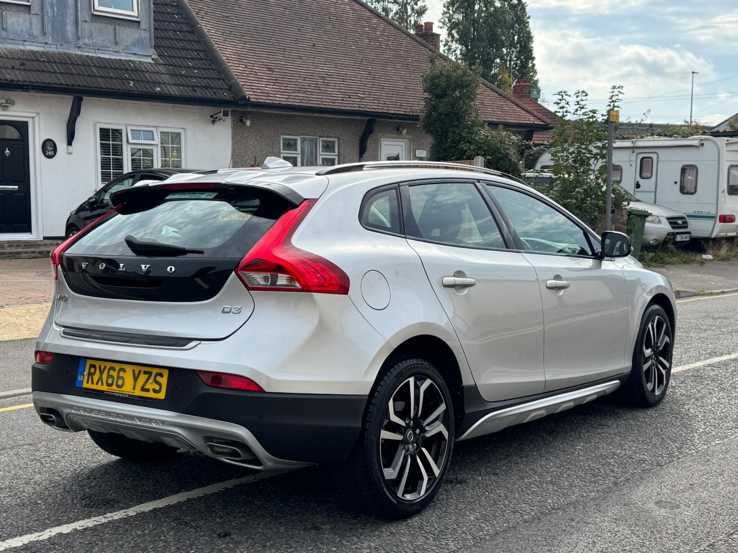 Used Volvo V40 Cross Country 2016 for sale - 76151236: Photo 11