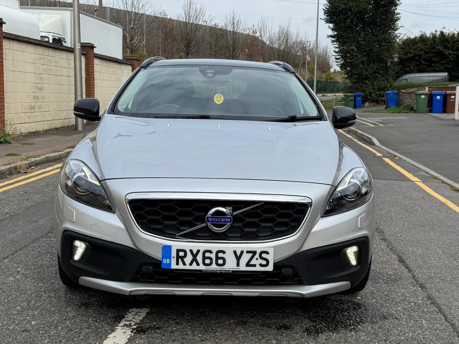 Used Volvo V40 Cross Country 2016 for sale - 76151236: Photo 3