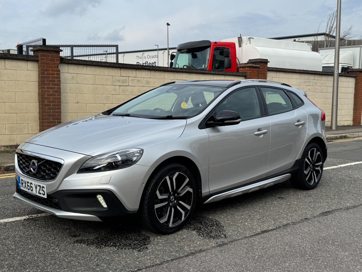 Used Volvo V40 Cross Country 2016 for sale - 76151236: Photo 6