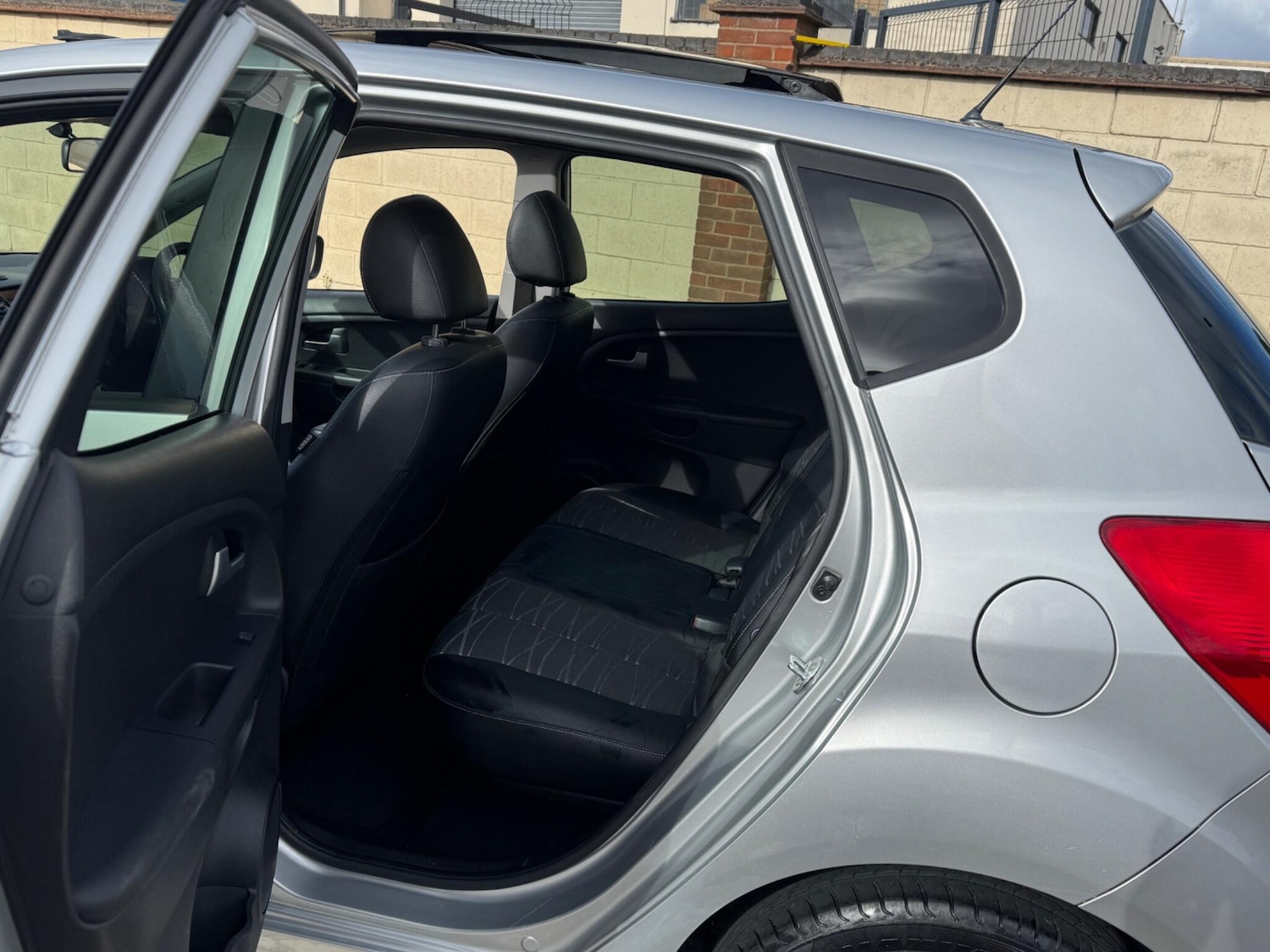 Used Kia Venga 2013 for sale - 76135985: Photo 24