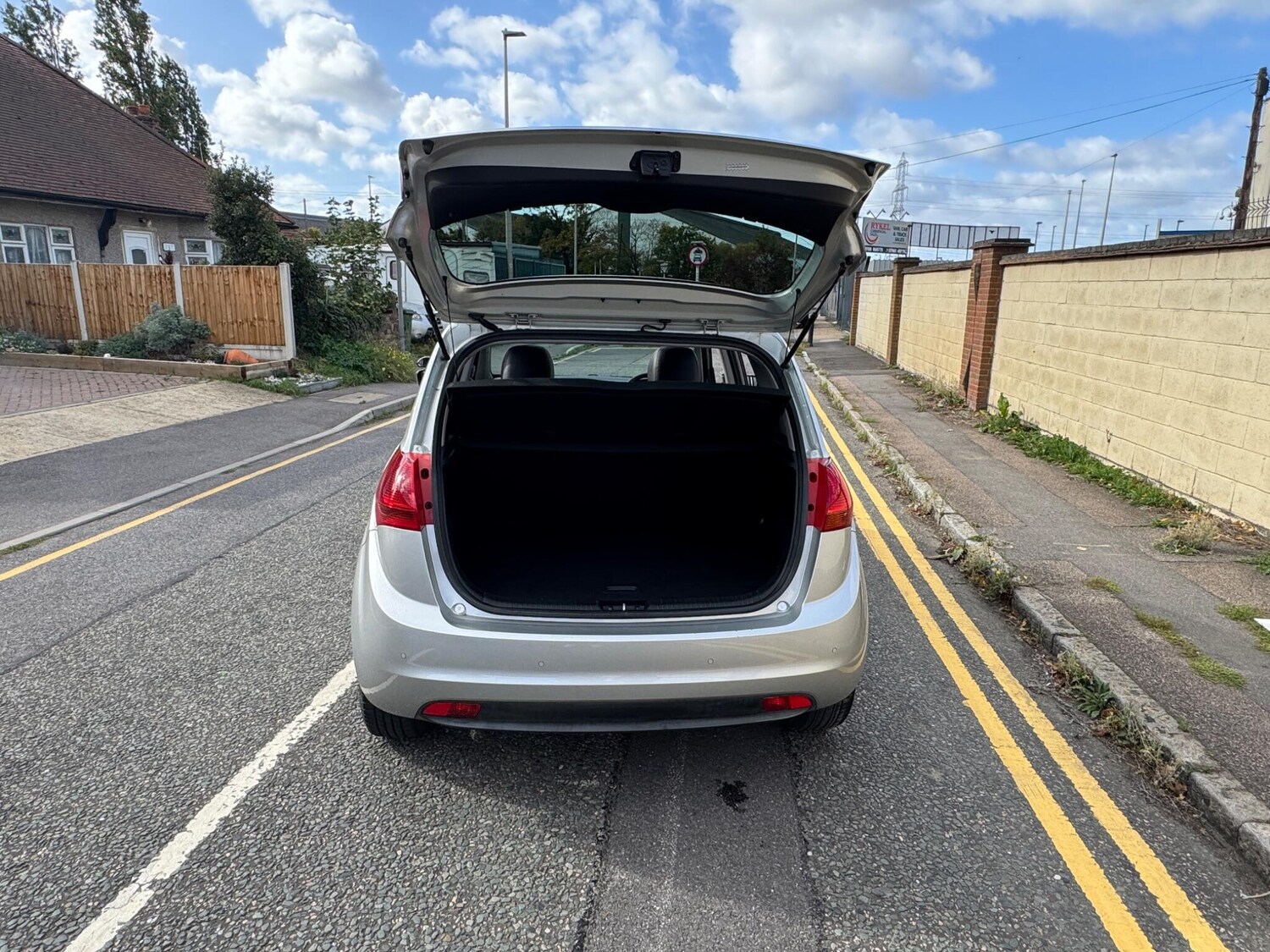 Used Kia Venga 2013 for sale - 76135985: Photo 44