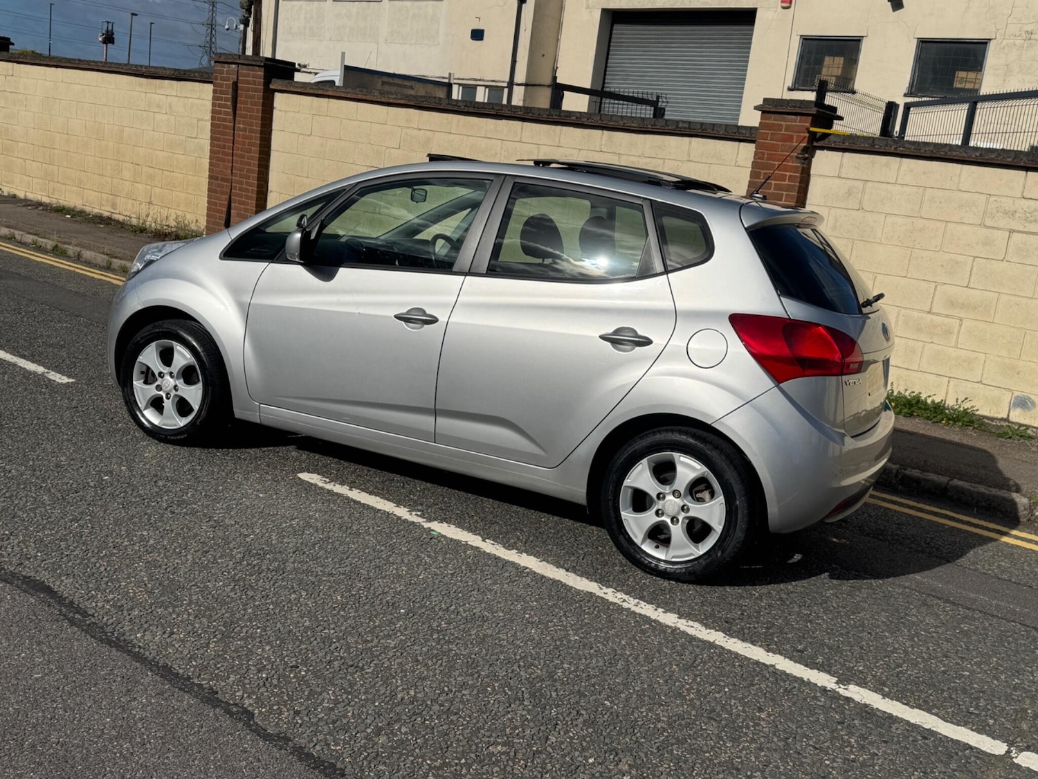 Used Kia Venga 2013 for sale - 76135985: Photo 7