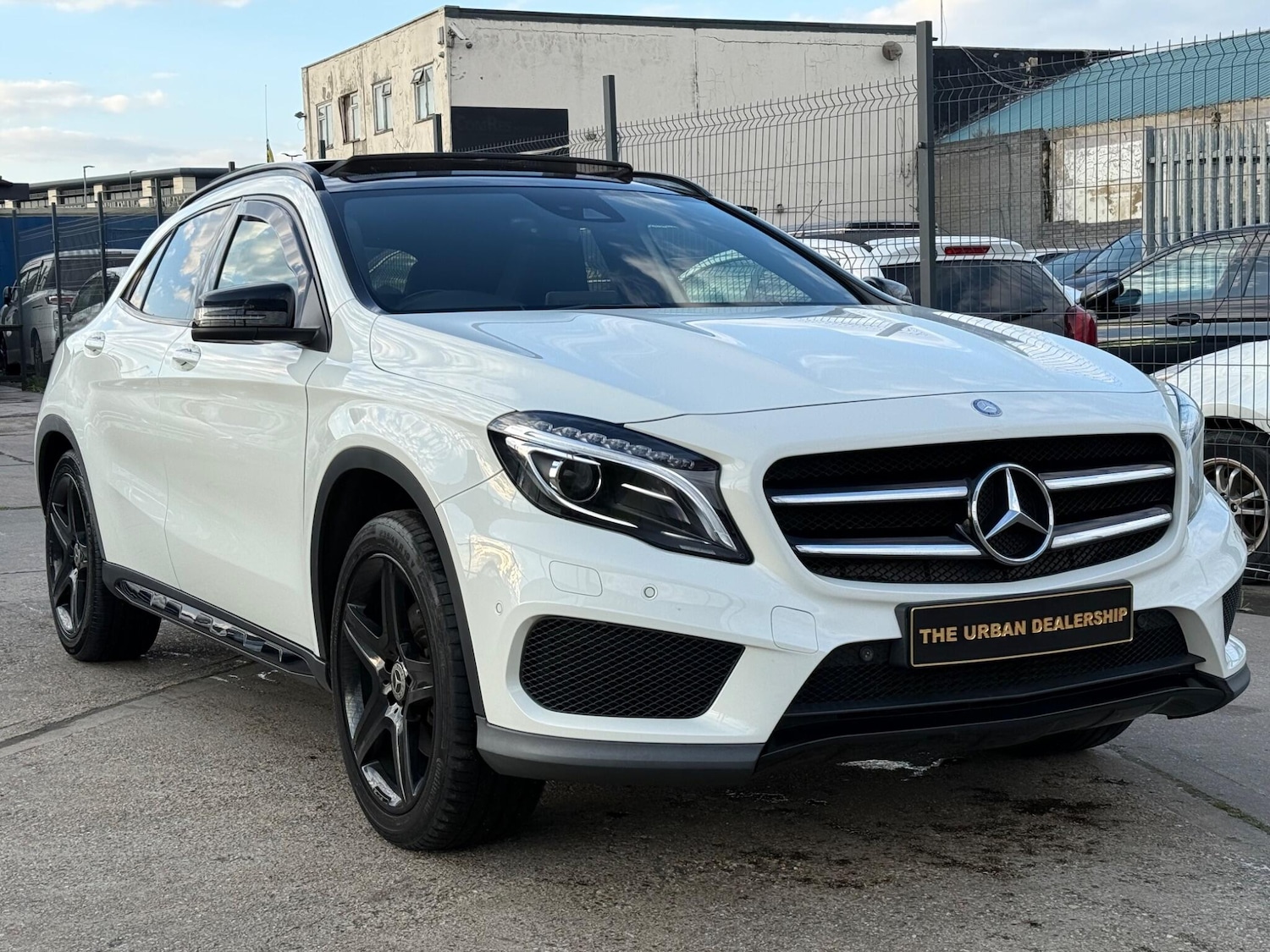 Used Mercedes-Benz GLA 2015 for sale - 78086371: Photo 2