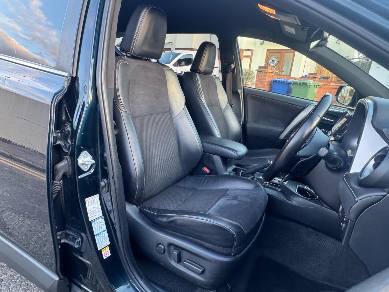 Used Toyota RAV4 2016 for sale - 77066574: Photo 19