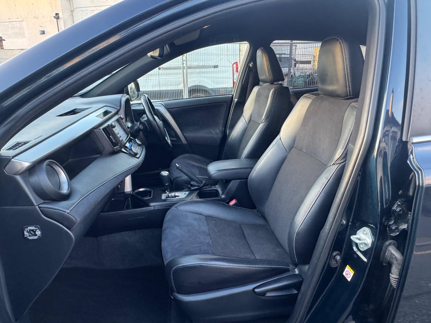 Used Toyota RAV4 2016 for sale - 77066574: Photo 22