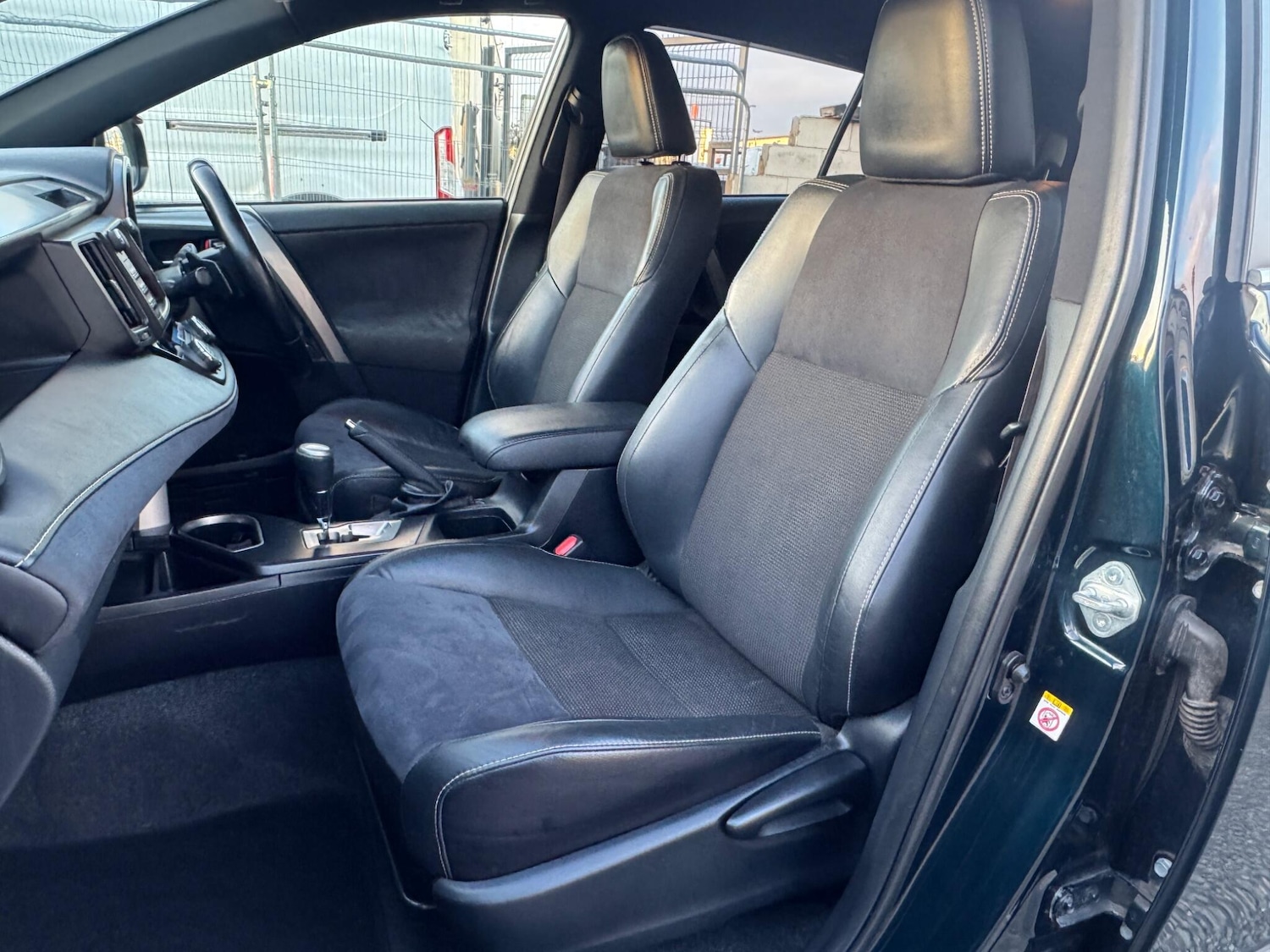 Used Toyota RAV4 2016 for sale - 77066574: Photo 25