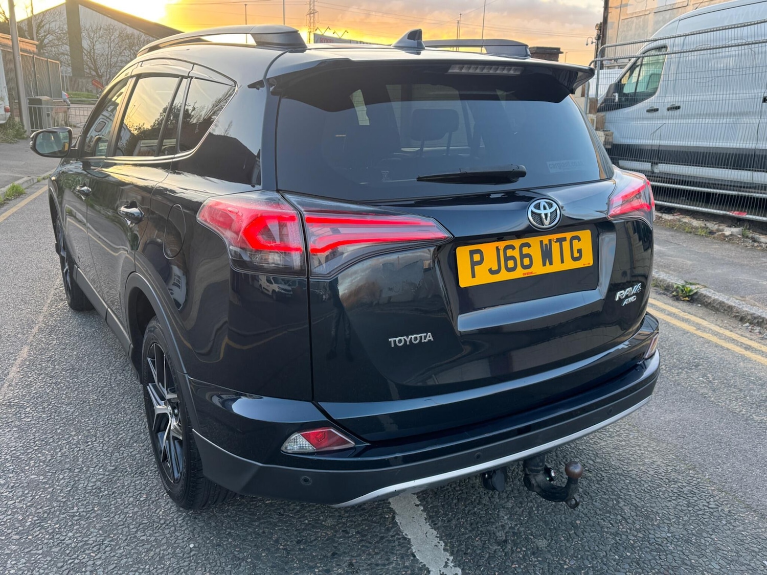 Used Toyota RAV4 2016 for sale - 77066574: Photo 9