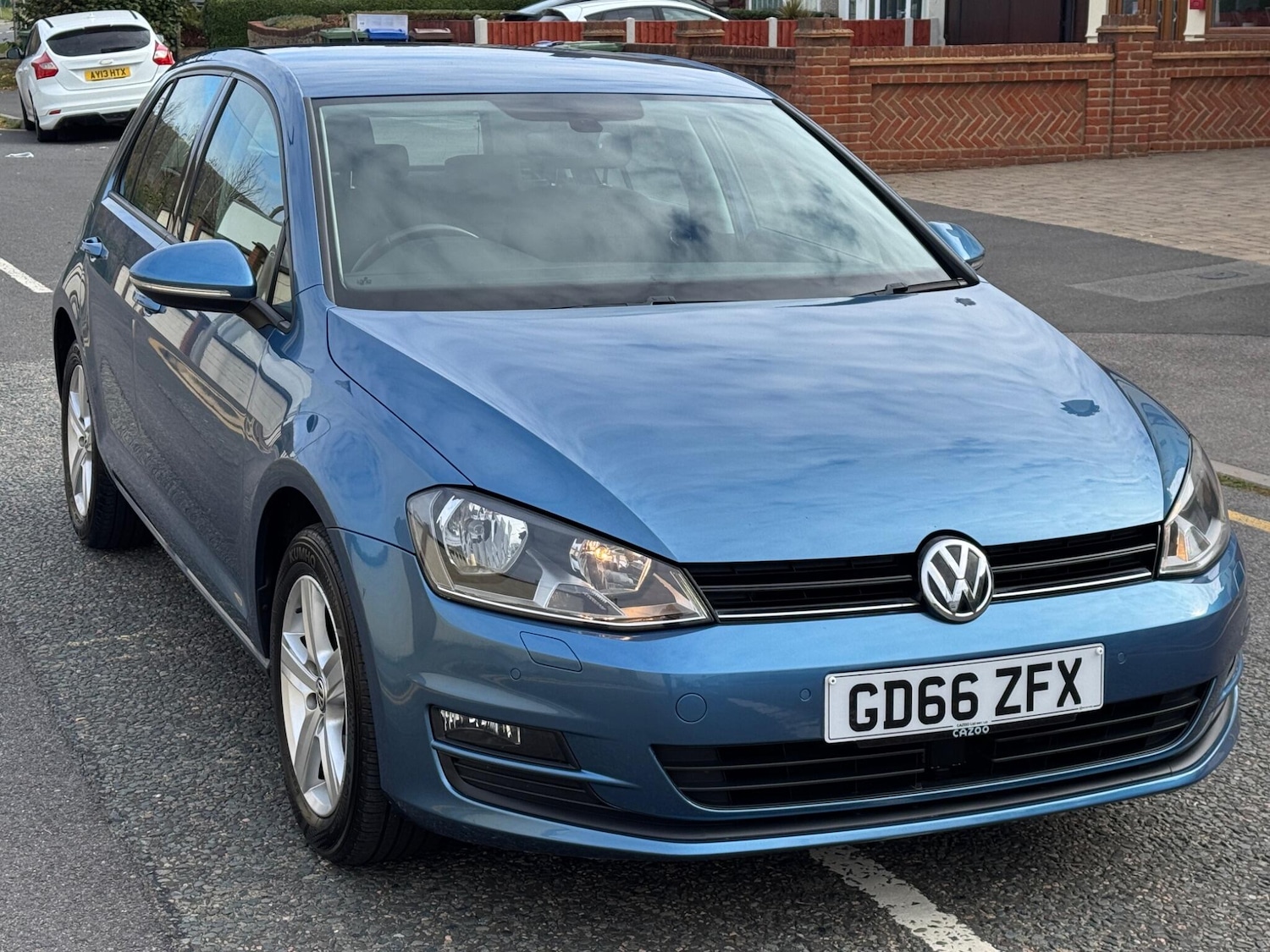 Used Volkswagen Golf 2017 for sale - 76251411: Photo 2