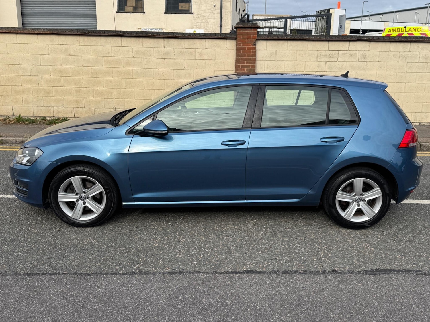 Used Volkswagen Golf 2017 for sale - 76251411: Photo 7
