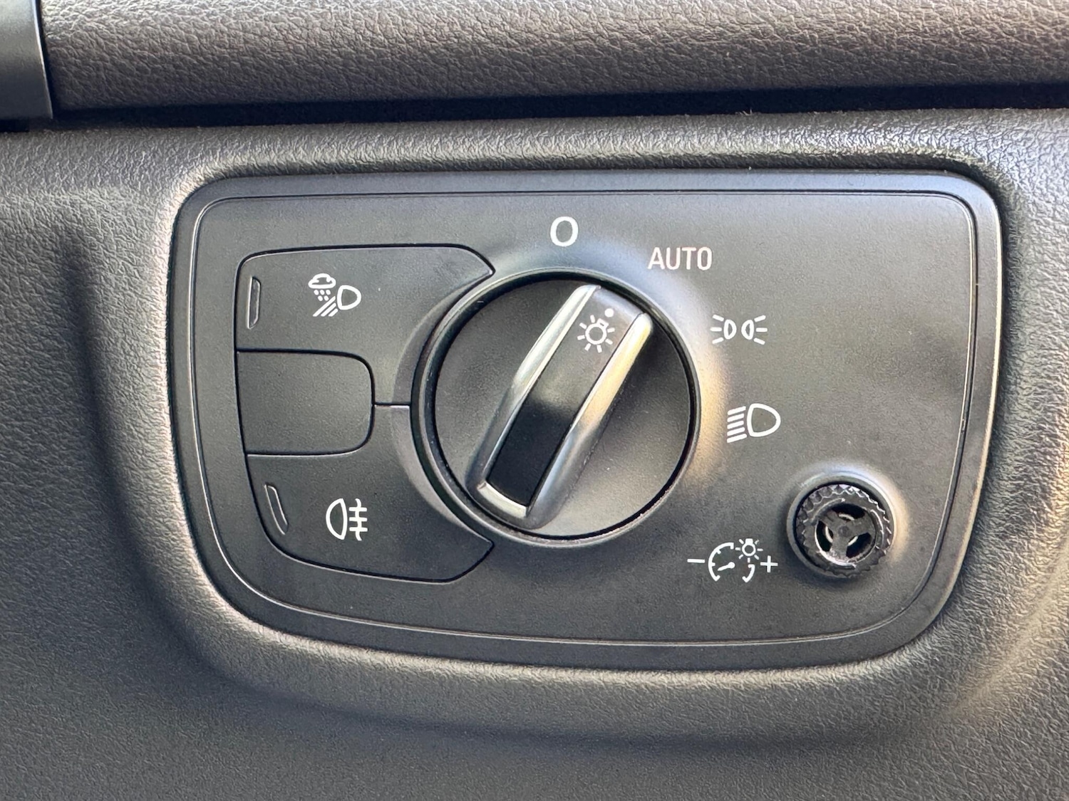 Used Audi A6 Saloon for sale - 77537491: Photo 41