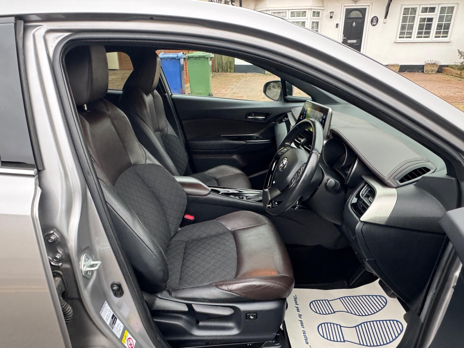 Used Toyota C-HR 2017 for sale - 77254963: Photo 16