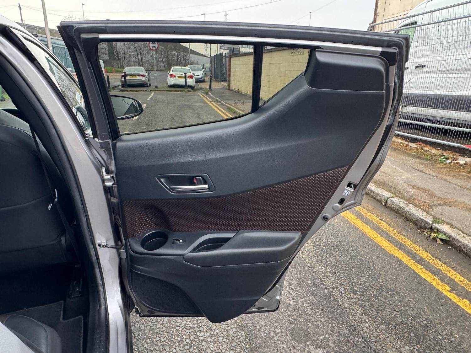 Used Toyota C-HR 2017 for sale - 77254963: Photo 33