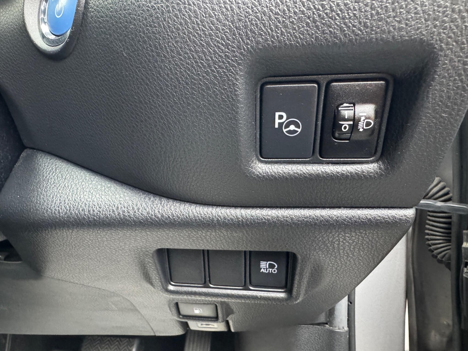 Used Toyota C-HR 2017 for sale - 77254963: Photo 40