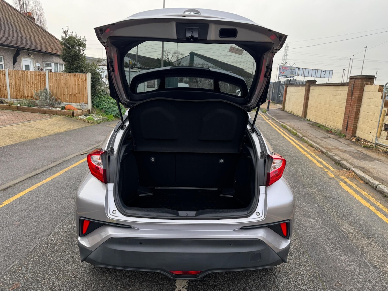 Used Toyota C-HR 2017 for sale - 77254963: Photo 48