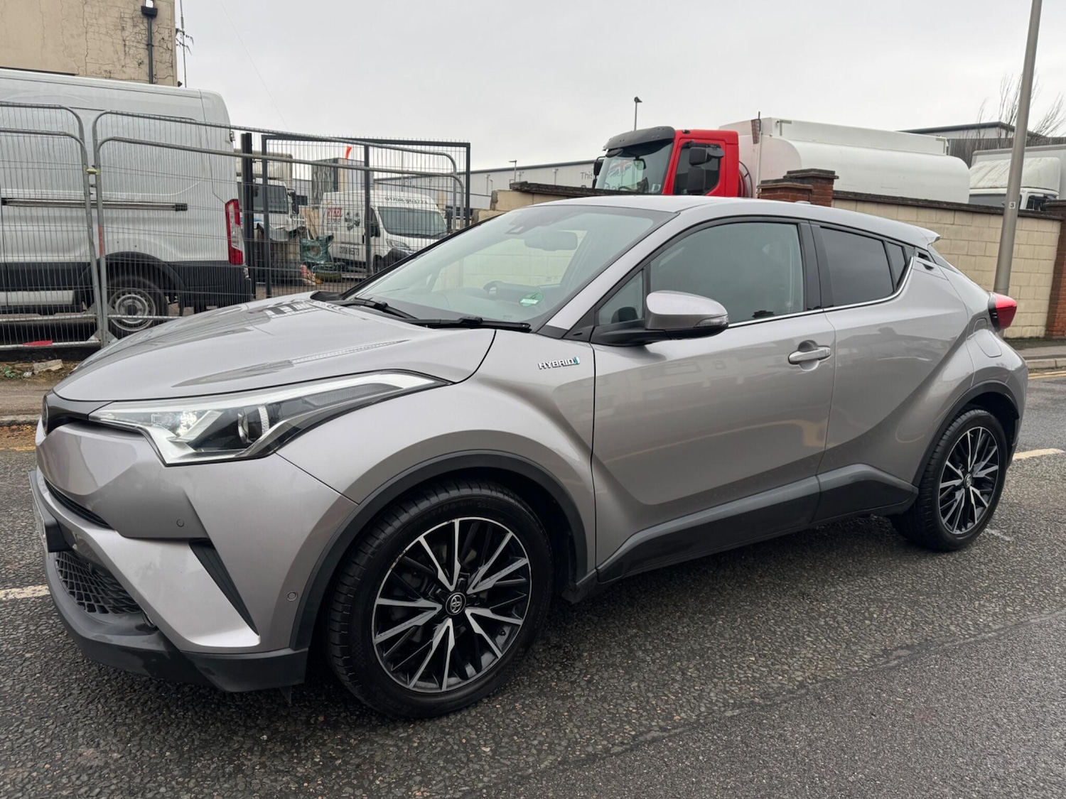 Used Toyota C-HR 2017 for sale - 77254963: Photo 6
