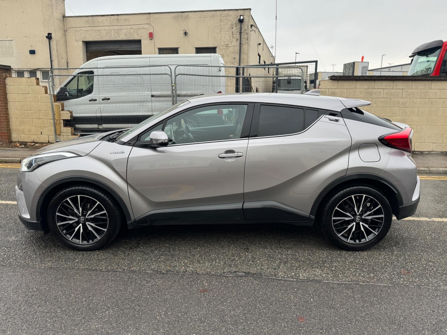 Used Toyota C-HR 2017 for sale - 77254963: Photo 7
