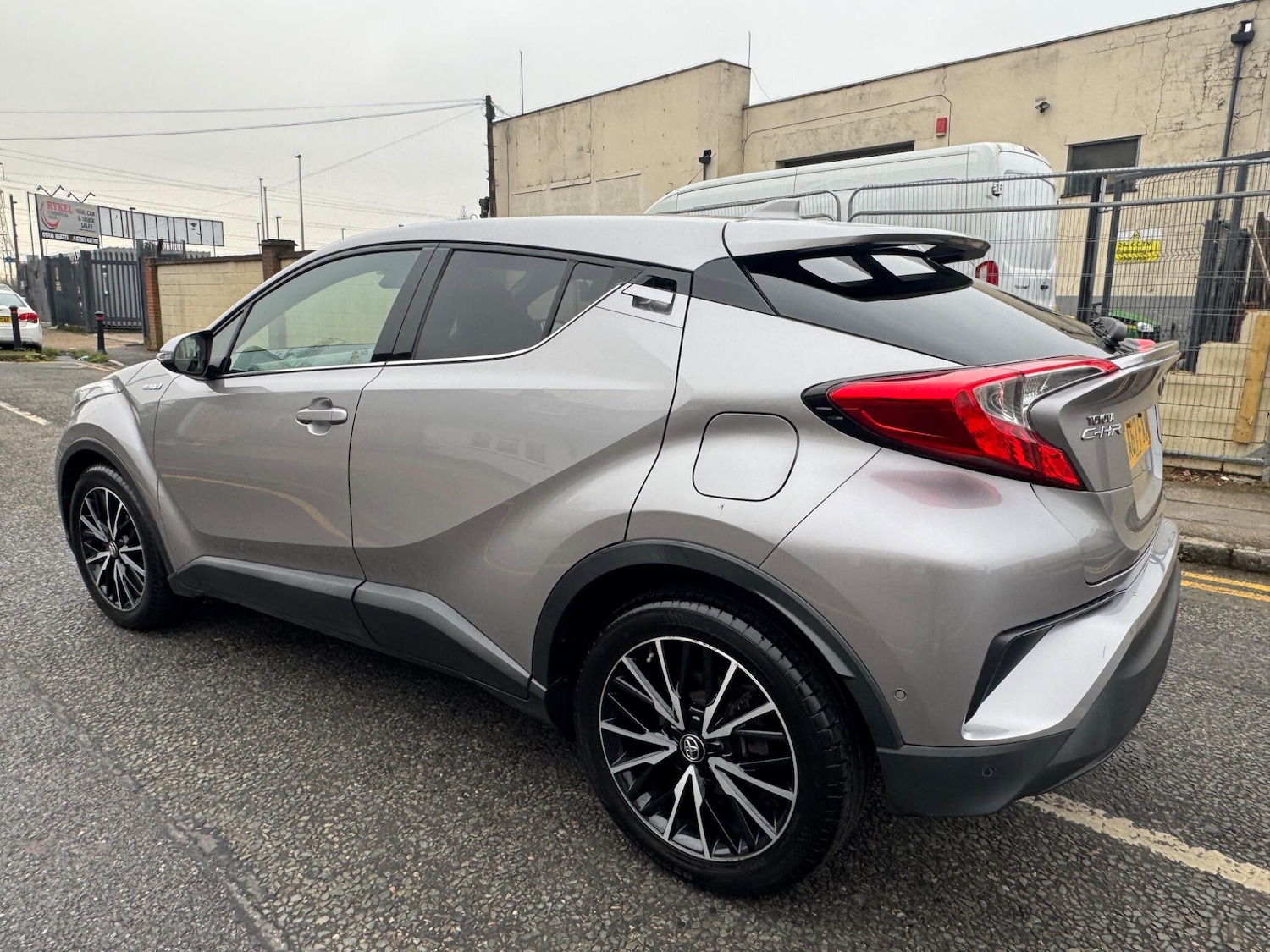 Used Toyota C-HR 2017 for sale - 77254963: Photo 8