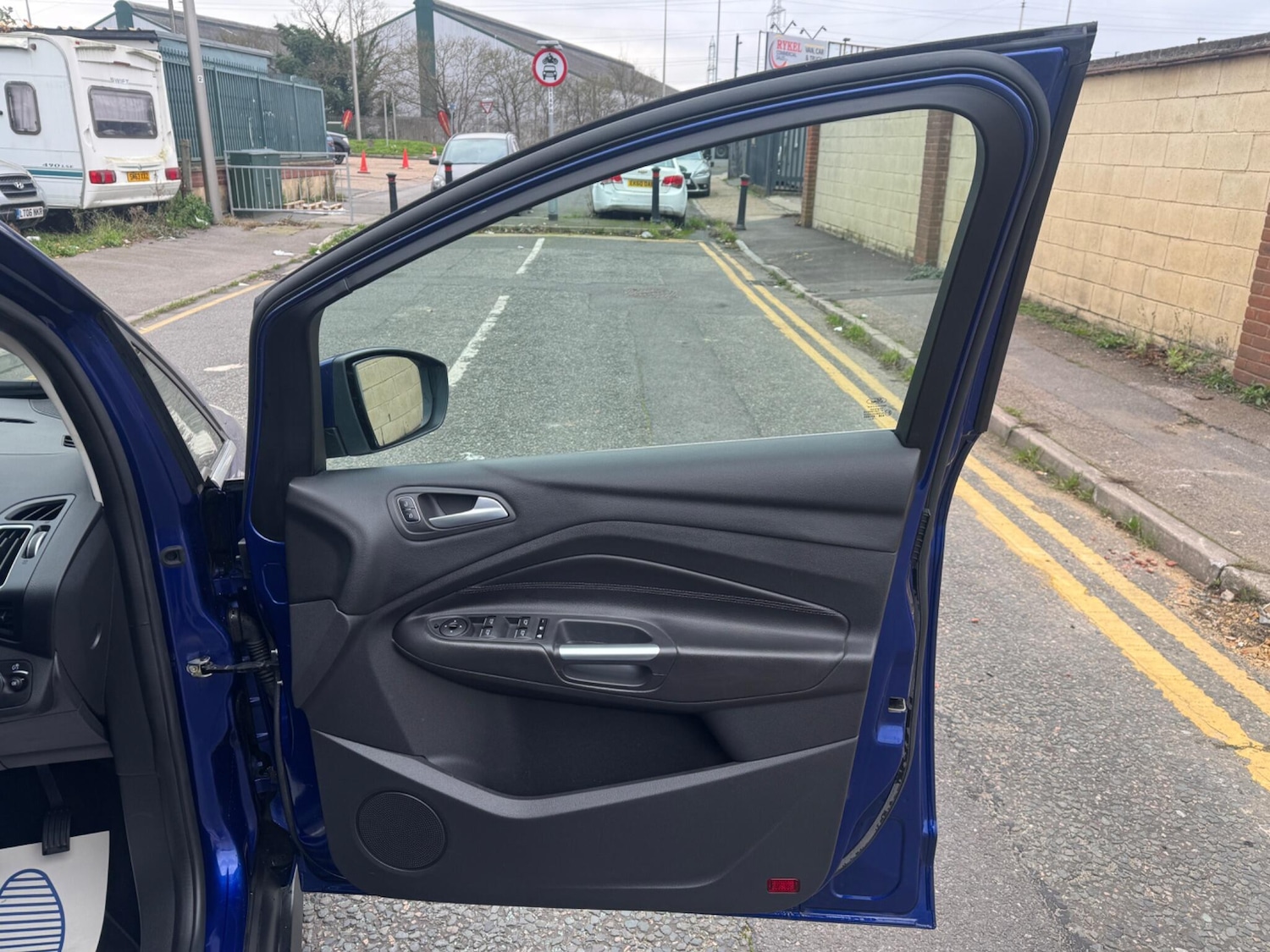 Used Ford Grand C-Max 2015 for sale - 76953343: Photo 15