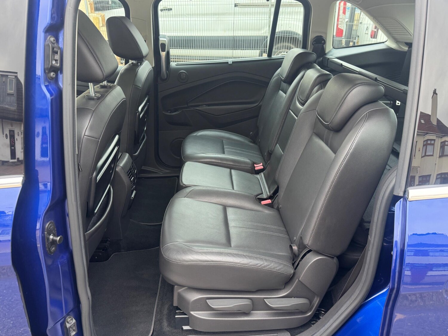 Used Ford Grand C-Max 2015 for sale - 76953343: Photo 24