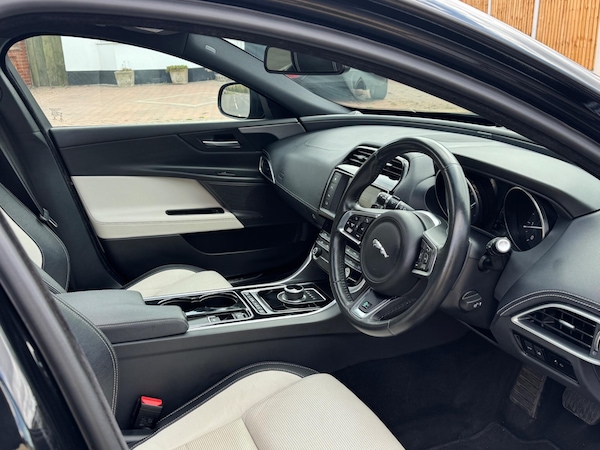 Used Jaguar XE 2017 for sale - 75589708: Photo 10