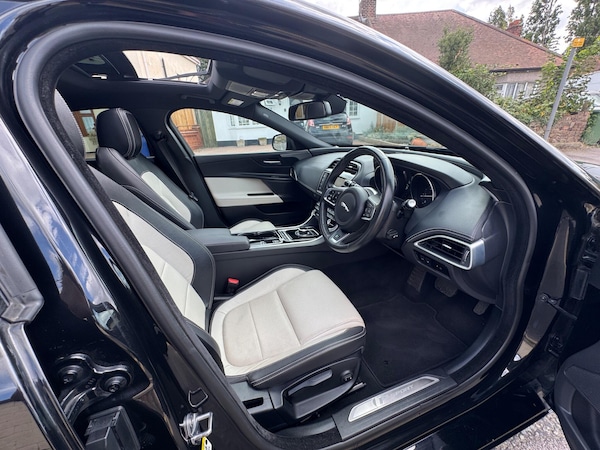 Used Jaguar XE 2017 for sale - 75589708: Photo 11