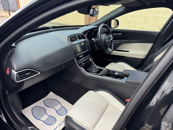 Used Jaguar XE 2017 for sale - 75589708: Photo 15