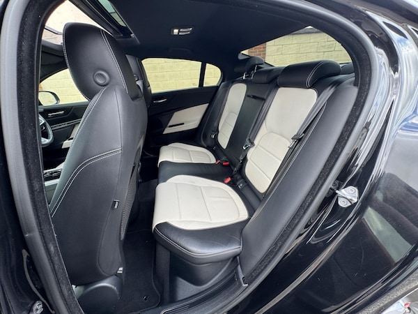 Used Jaguar XE 2017 for sale - 75589708: Photo 24