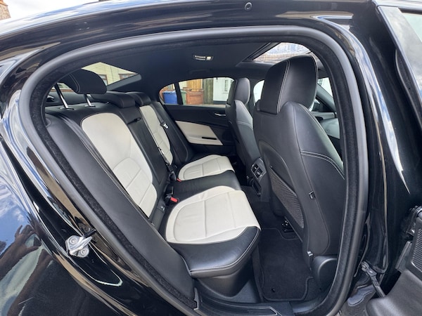Used Jaguar XE 2017 for sale - 75589708: Photo 26