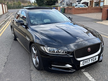 Used Jaguar XE 2017 for sale - 75589708: Photo