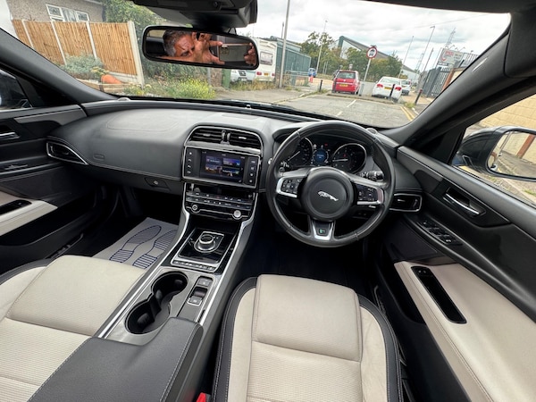 Used Jaguar XE 2017 for sale - 75589708: Photo 33