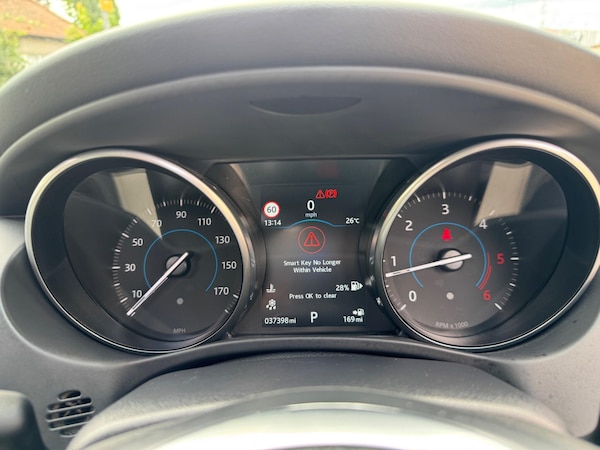 Used Jaguar XE 2017 for sale - 75589708: Photo 38