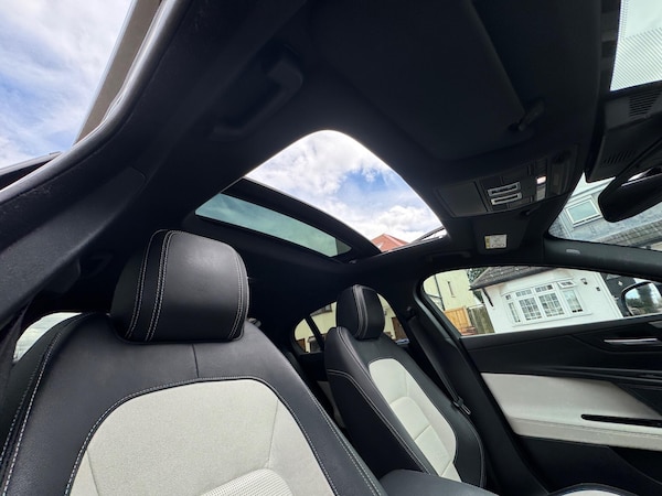 Used Jaguar XE 2017 for sale - 75589708: Photo 43