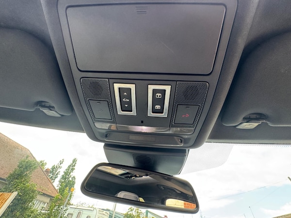 Used Jaguar XE 2017 for sale - 75589708: Photo 44
