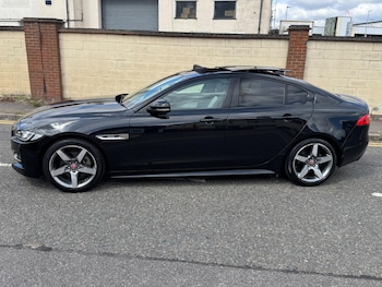 Used Jaguar XE 2017 for sale - 75589708: Photo