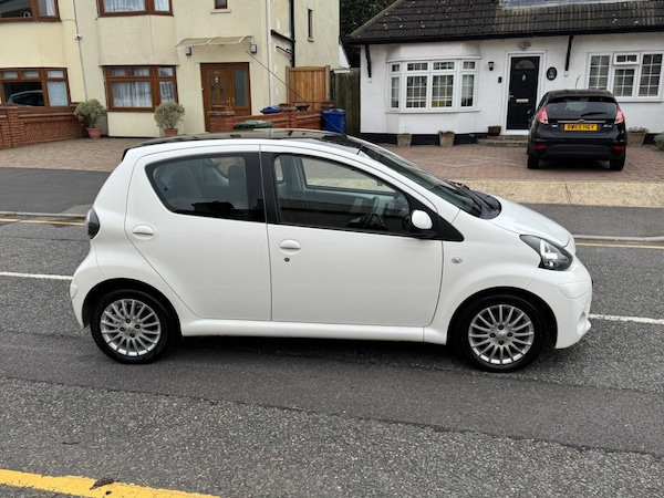Used Toyota AYGO 2014 for sale - 76239348: Photo 12