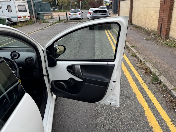 Used Toyota AYGO 2014 for sale - 76239348: Photo 16