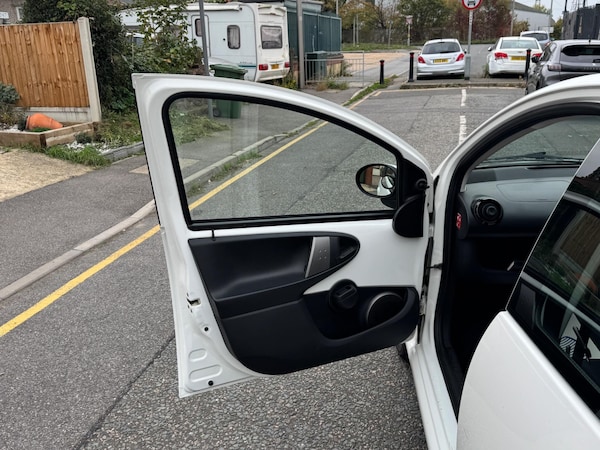 Used Toyota AYGO 2014 for sale - 76239348: Photo 21