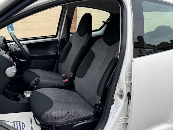 Used Toyota AYGO 2014 for sale - 76239348: Photo 22