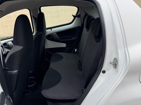 Used Toyota AYGO 2014 for sale - 76239348: Photo 27