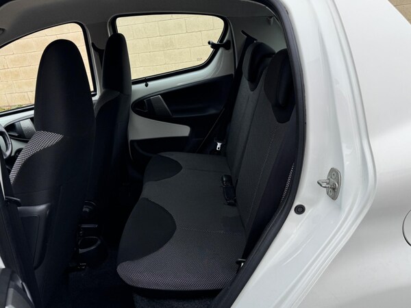Used Toyota AYGO 2014 for sale - 76239348: Photo 28