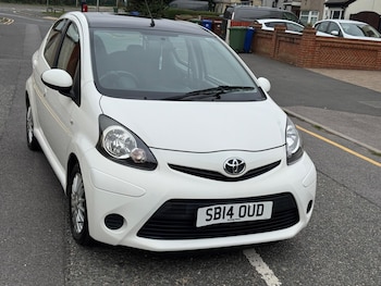 Used Toyota AYGO 2014 for sale - 76239348: Photo 2